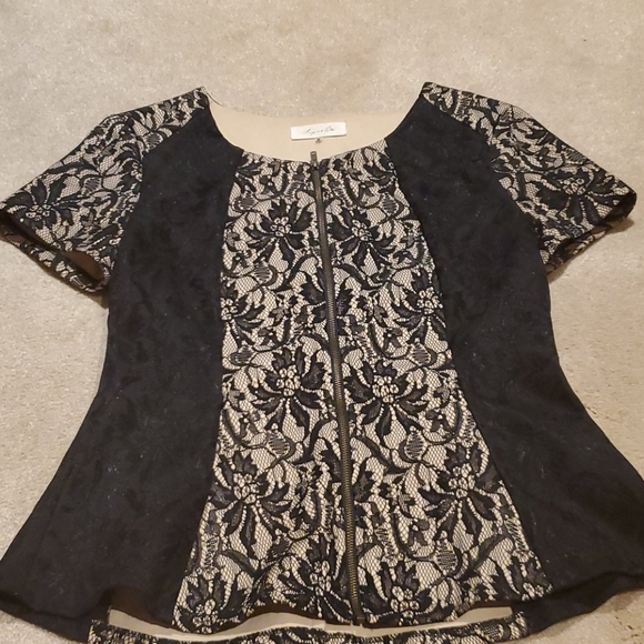 Stunning top - Picture 1 of 4